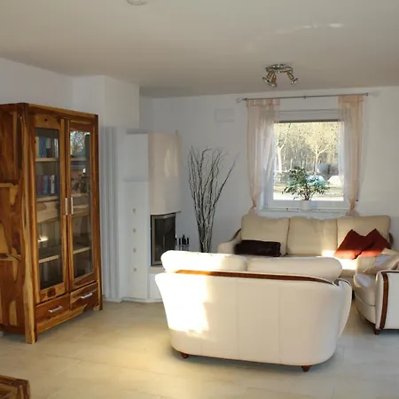 Grosszuegiges Am Krakower Inkl Boot Und Badesteg בית נופש קרקוב אם זיי