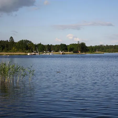 בית נופש Grosszuegiges Am Krakower Inkl Boot Und Badesteg