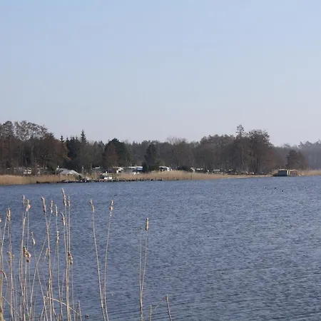 Grosszuegiges Am Krakower Inkl Boot Und Badesteg * קרקוב אם זיי