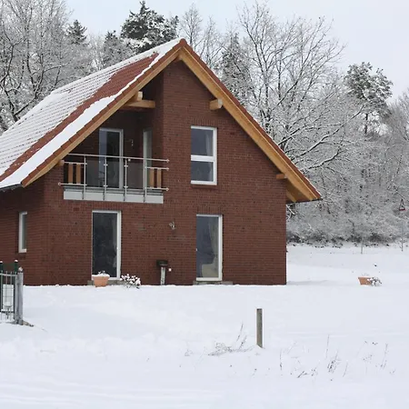 בית נופש Grosszuegiges Am Krakower Inkl Boot Und Badesteg